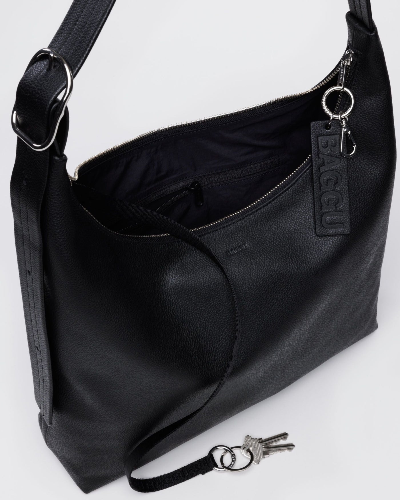 Recycled Leather Shoulder Bag Q5