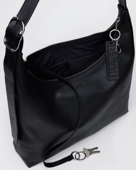 Recycled Leather Shoulder Bag Q5