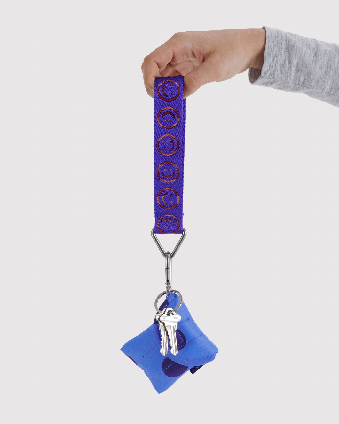 Logo Keychain B8