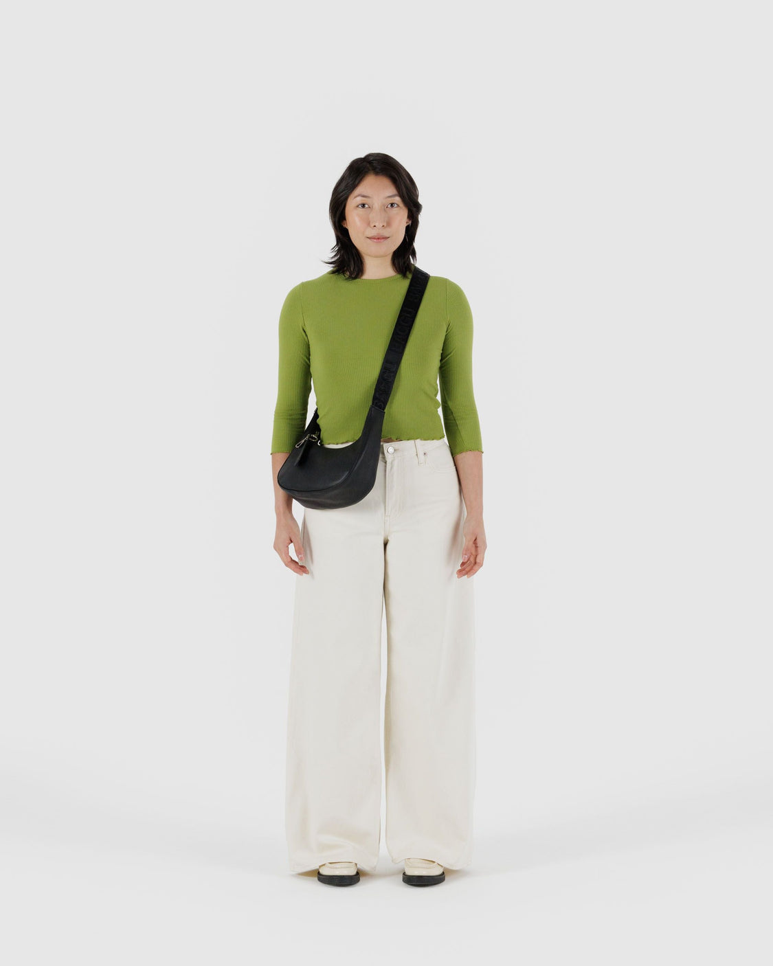 Small Recycled Leather Crescent Bag Q0