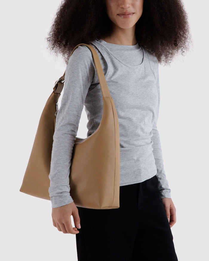 Recycled Leather Shoulder Bag Q5 alternate