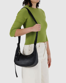 Small Recycled Leather Crescent Bag Q0