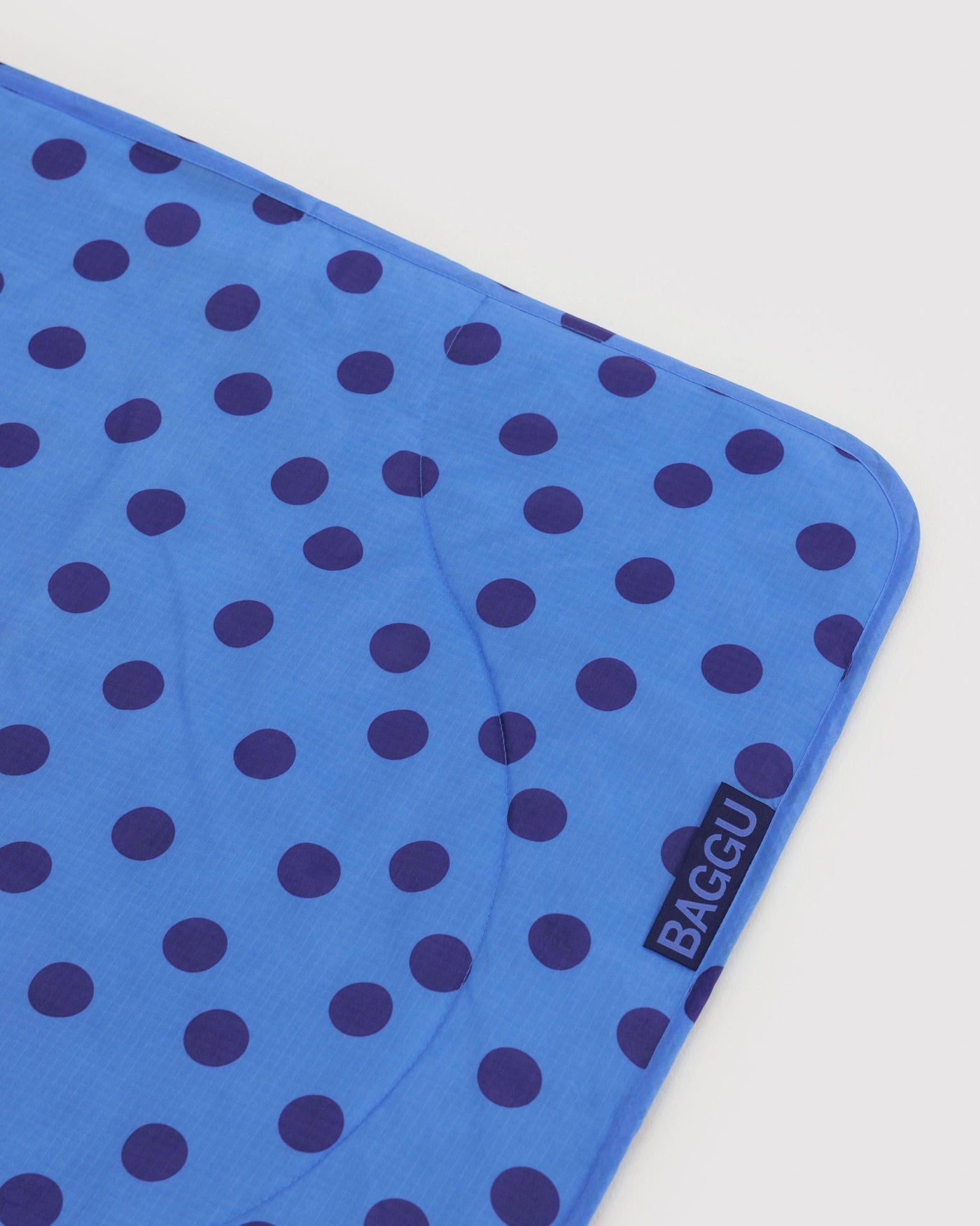 Puffy Picnic Blanket M6